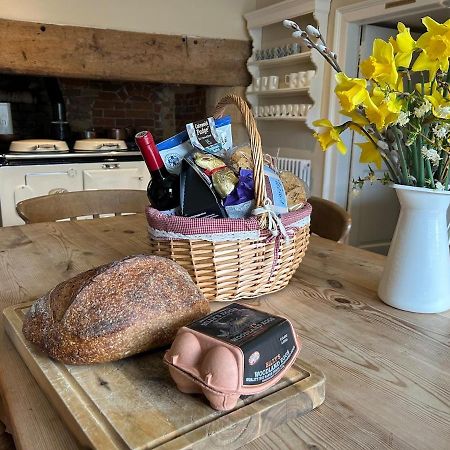 Beautiful Cotswold Farmhouse With Hot Tub Manchester Eksteriør bilde