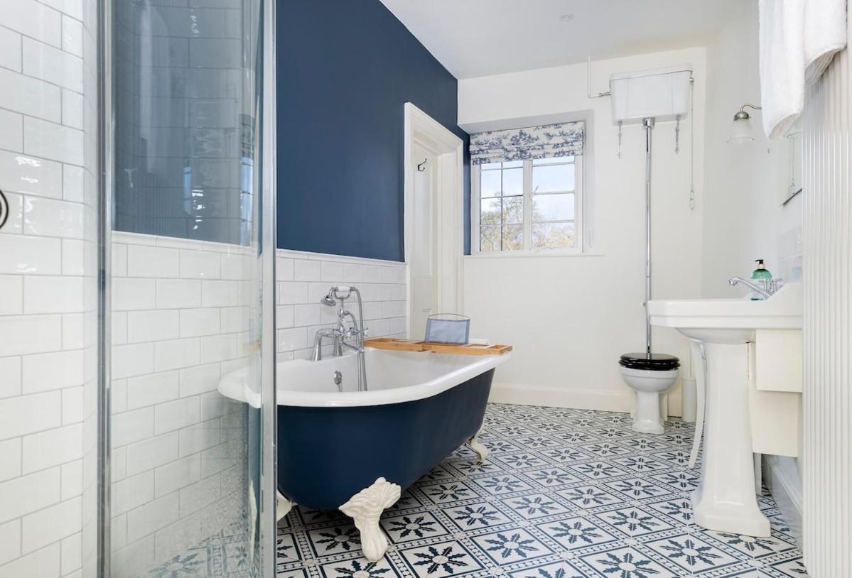 Beautiful Cotswold Farmhouse With Hot Tub Manchester Eksteriør bilde