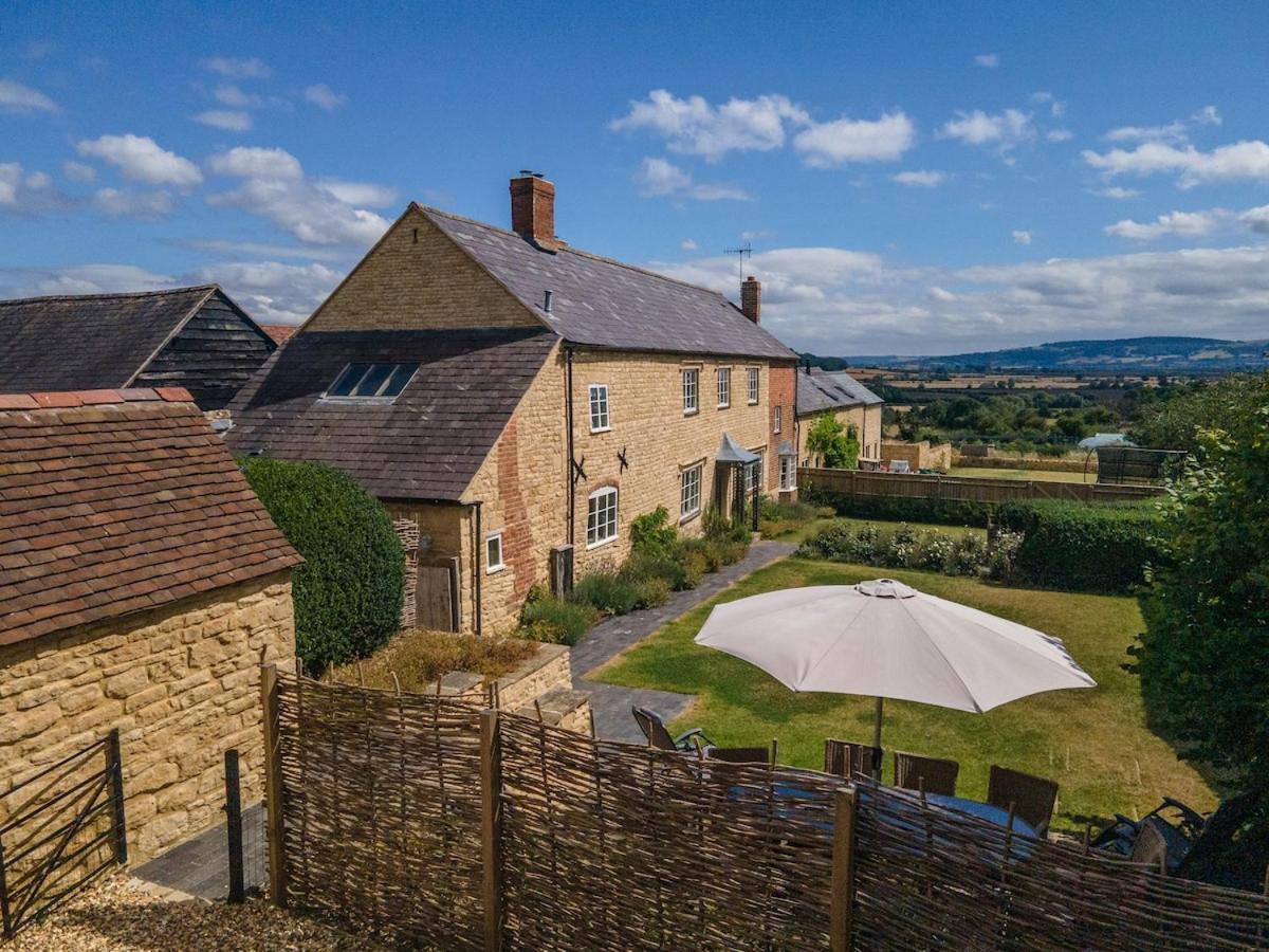 Beautiful Cotswold Farmhouse With Hot Tub Manchester Eksteriør bilde